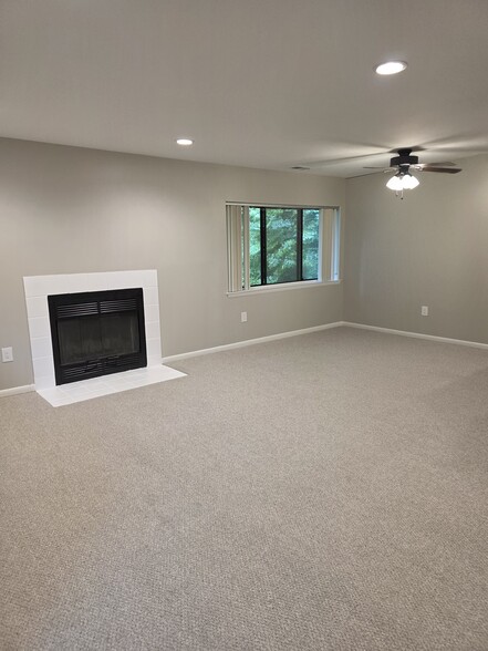 Dining Area - 8001 Greenspring Way