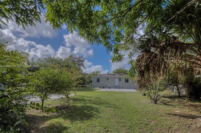 Building Photo - 14115 NW 5th Ave