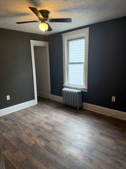 Building Photo - 441 Nichols St