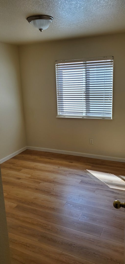 Building Photo - 1080 Courtyard Dr