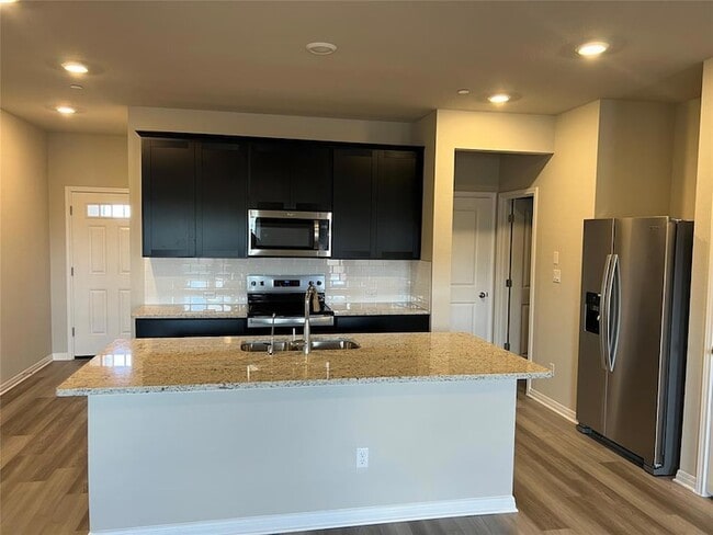 Building Photo - 1850 Settlers Glen Dr