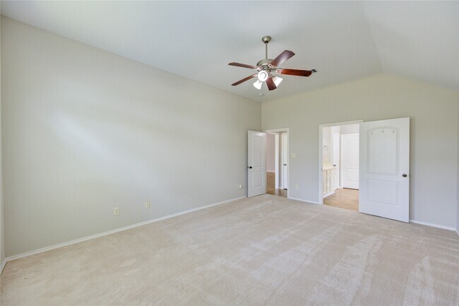 Building Photo - 5615 Stoneridge Ct