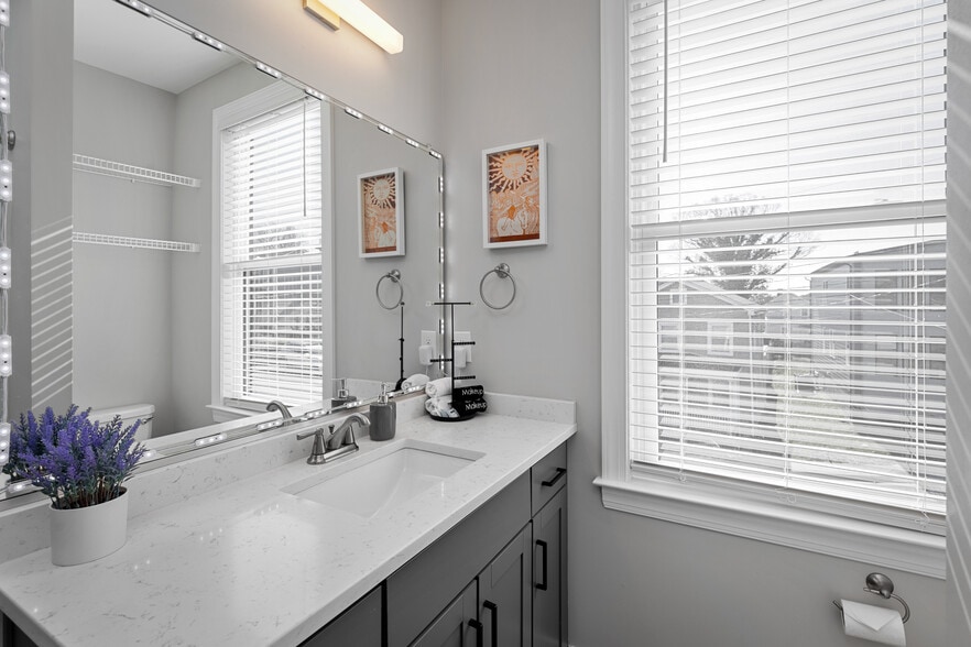 Second Bathroom - 2511 Porter St