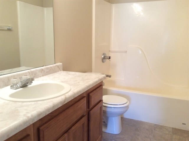 Building Photo - 2808 Crosscreek Cir