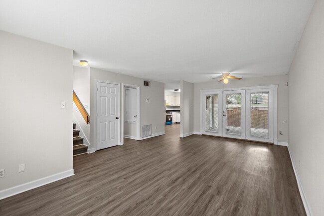 Building Photo - 3/2 townhouse at the Rez!