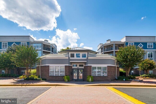 Building Photo - 5563 Seminary Rd