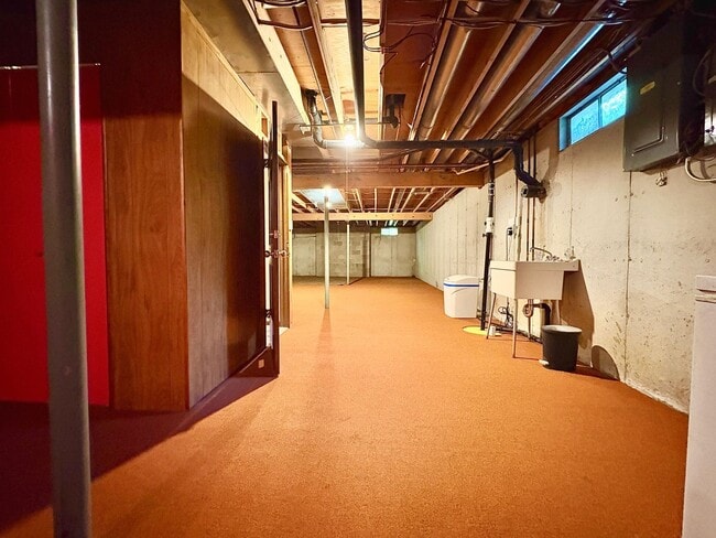 Building Photo - 21485 Wallen Dr