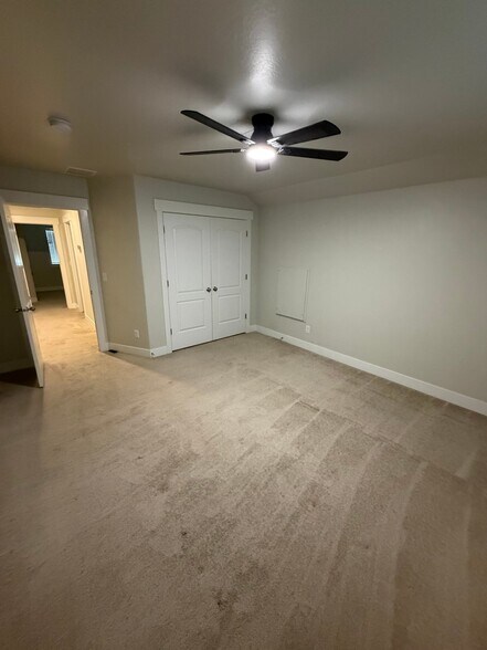 Building Photo - 136 E Gilbert Peak Way