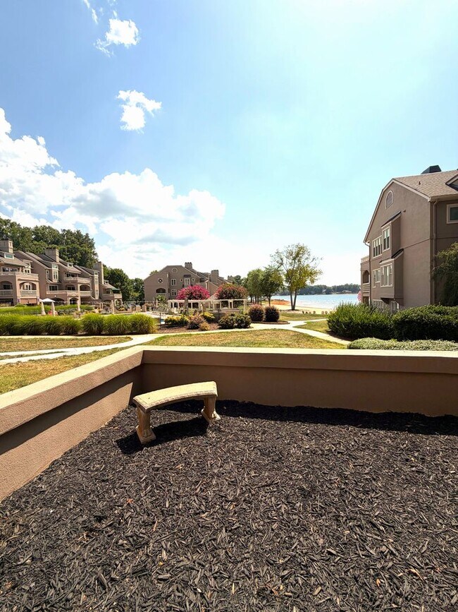 Building Photo - 646 Portside Dr