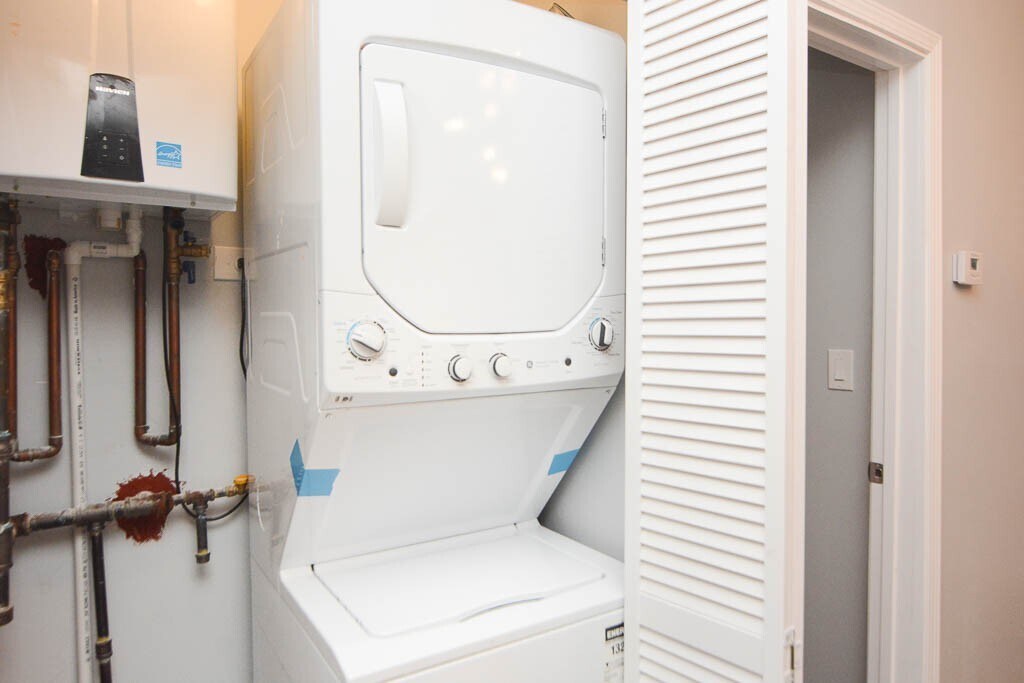 Building Photo - 3301 N Harding Ave