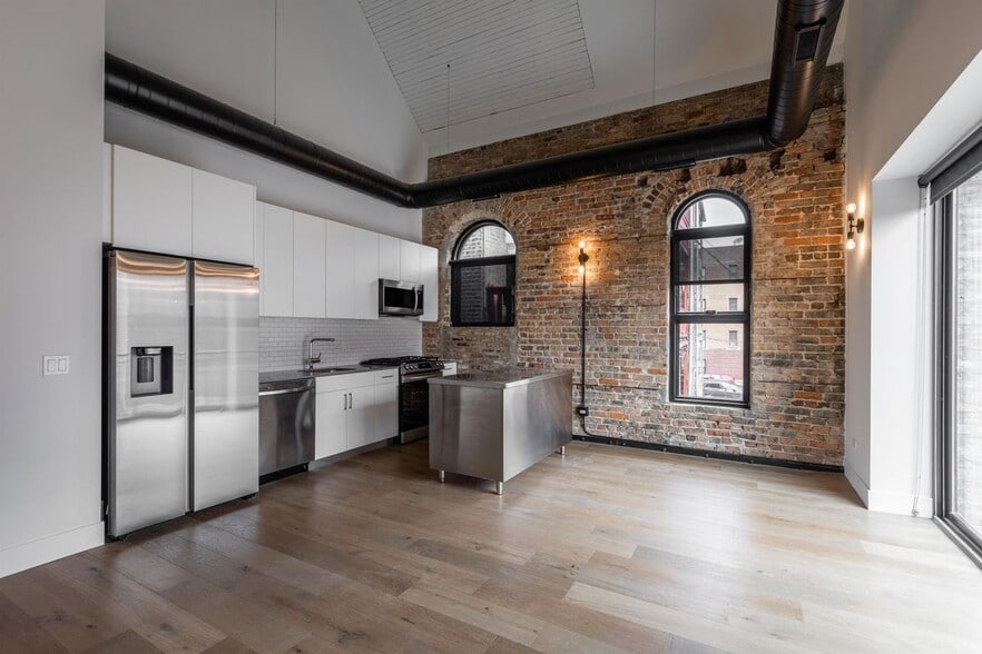 Building Photo - 2228 N Kedzie Blvd