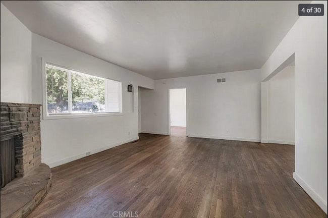 Building Photo - 1010 Warner St