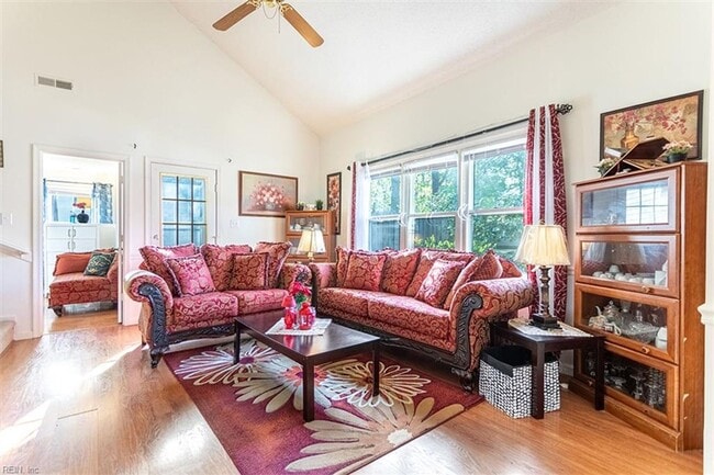Building Photo - 100 Larkspur Hollow