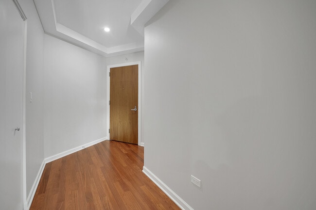 Building Photo - 1201 S Prairie Ave