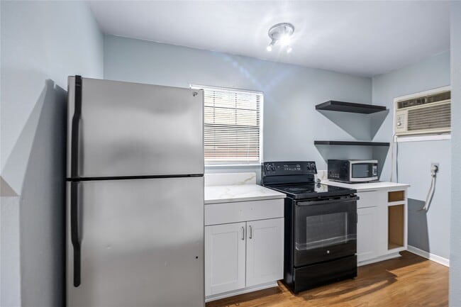 Building Photo - 68 Annette Ln