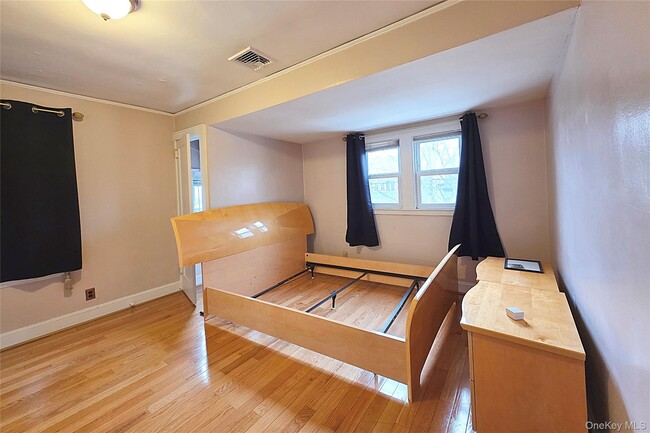 Building Photo - 18 Prospect St