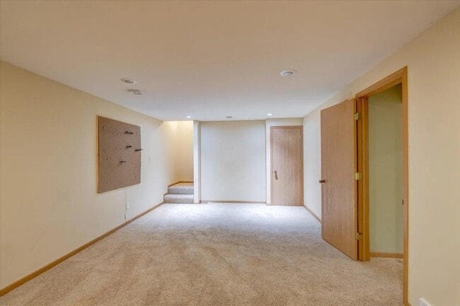 Building Photo - 1406 Dewberry Dr