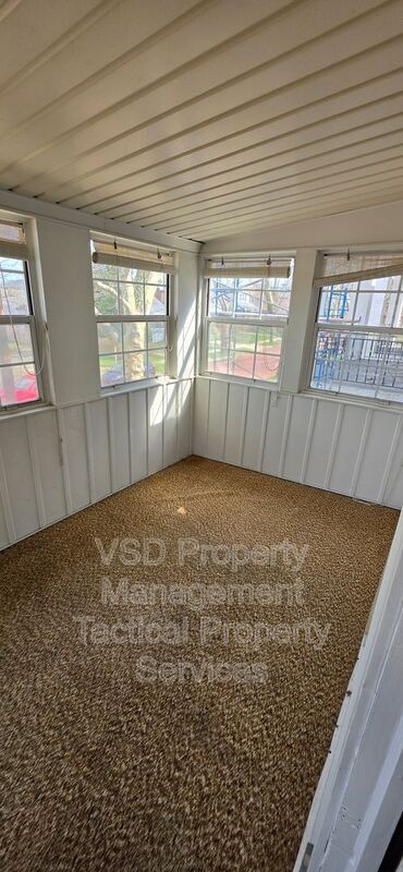 Building Photo - 8204 Vineyard Ave