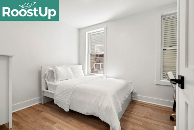 Building Photo - Furnished Private Bedroom in South Boston