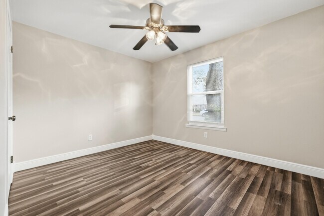 Building Photo - 266 Honeysuckle Way