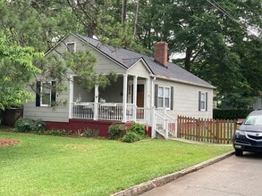 Building Photo - 940 East Lake Dr