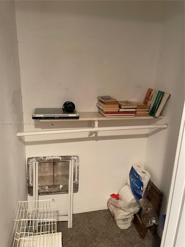 Building Photo - 100 Lincoln Rd