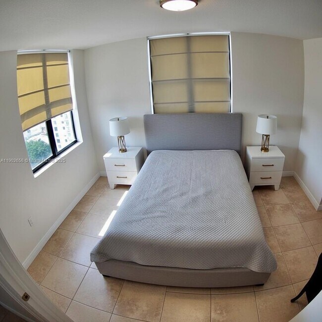 Building Photo - 888 Douglas Rd