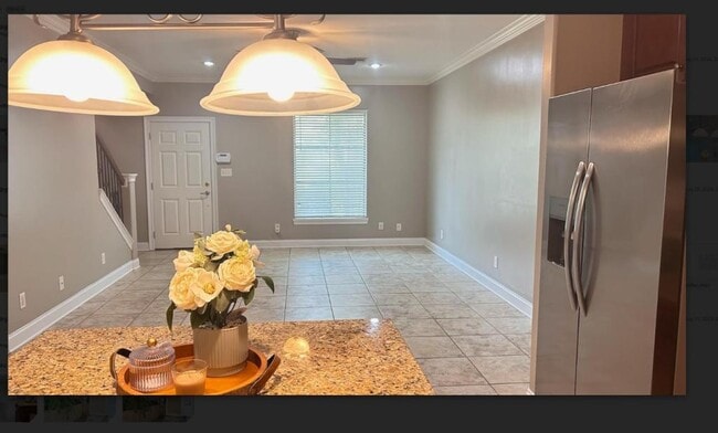 Building Photo - 1500 L'Acadie Dr