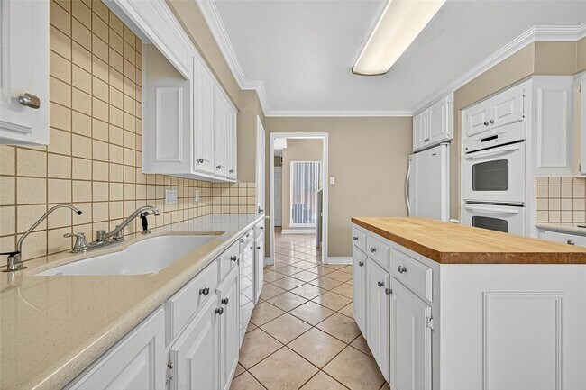 Building Photo - 3710 Point Clear Dr