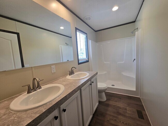 Building Photo - 709 N Collins Fwy