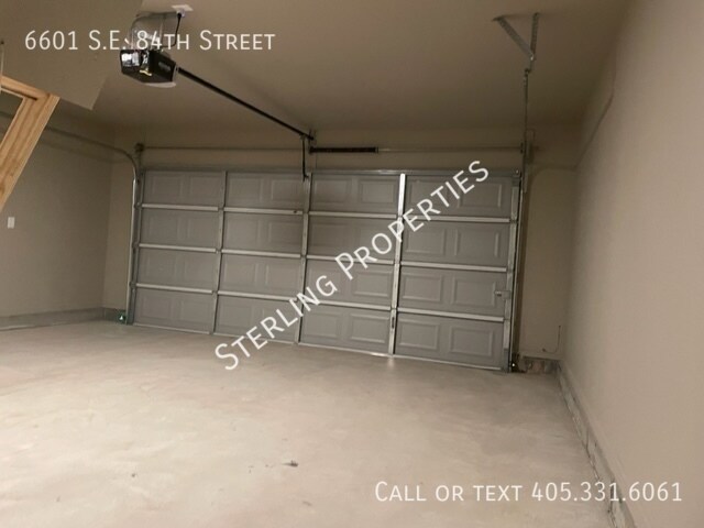 Building Photo - 6601 SE 84th St