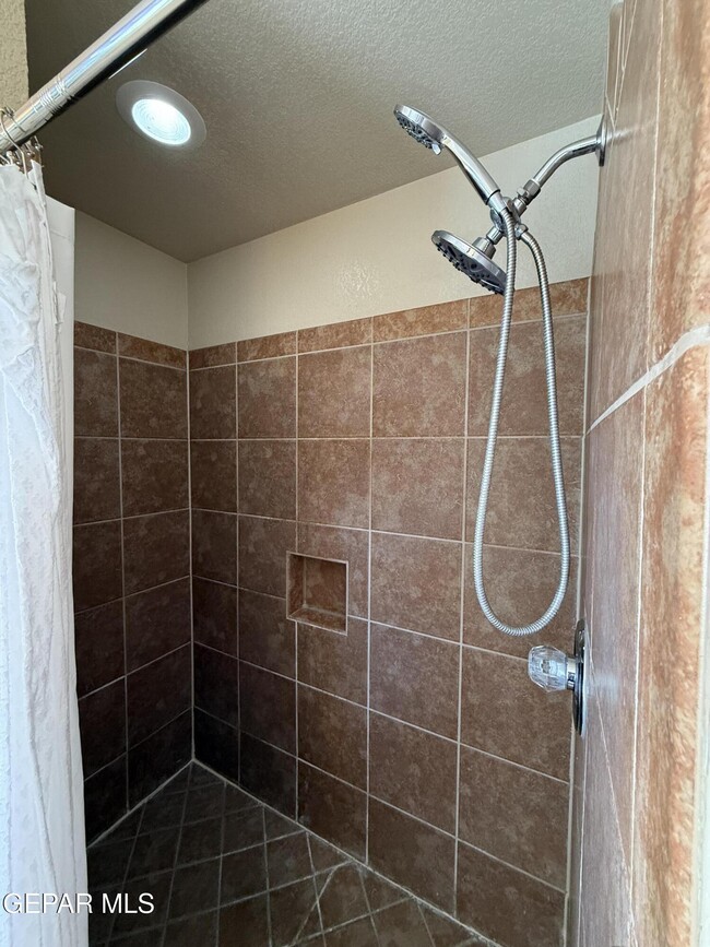 Building Photo - 12557 Paseo Lindo Dr