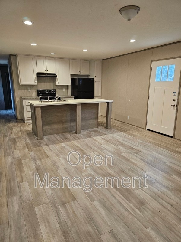 Building Photo - 16 English Village Park