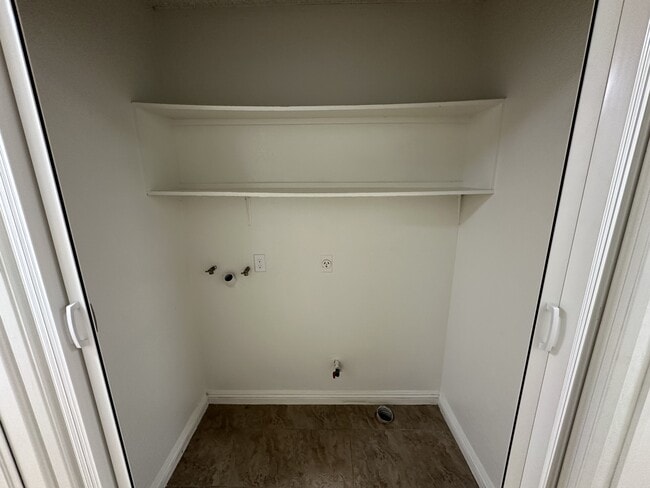 Building Photo - 12635 Franklin Ct