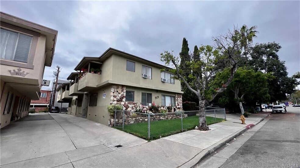 Building Photo - 919 N Orange Grove Ave