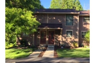 Building Photo - 3160 Laurel Ridge Cir