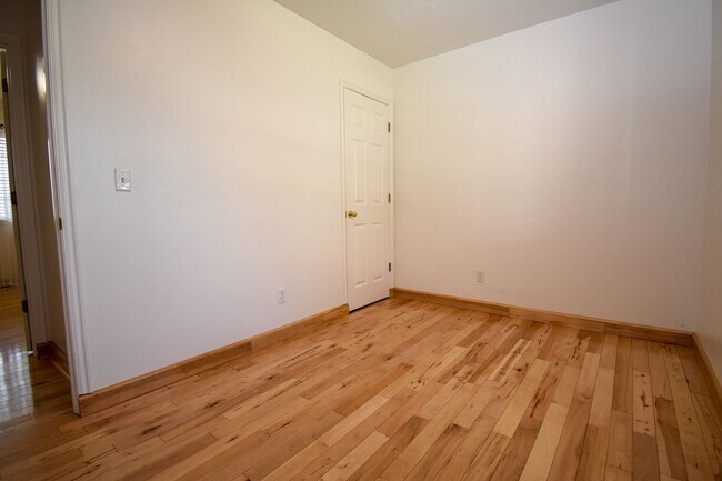 Building Photo - 458 E 900 N