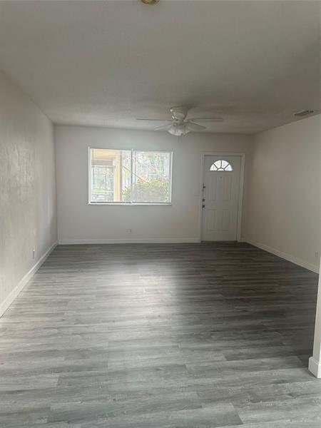 Building Photo - 411 S Crescent Dr