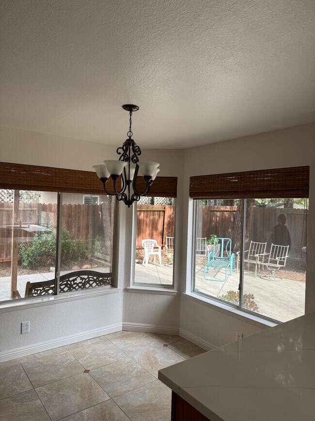 Building Photo - 873 Sonnet Wy