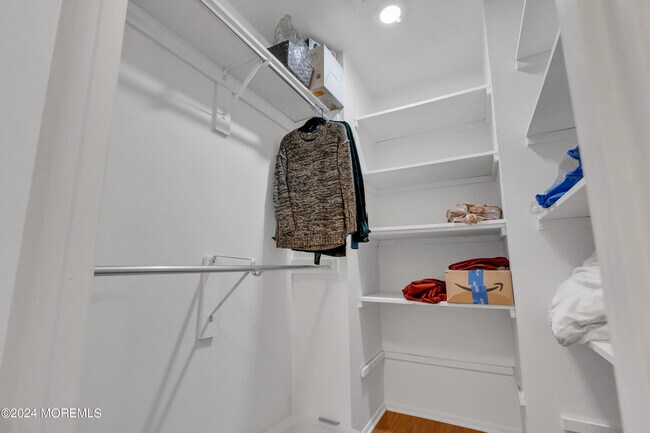 Building Photo - 8 Fern Ct