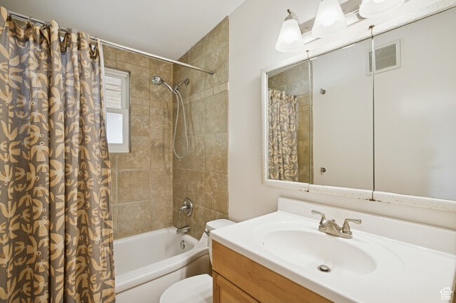 Building Photo - 3485 S Fleetwood Dr