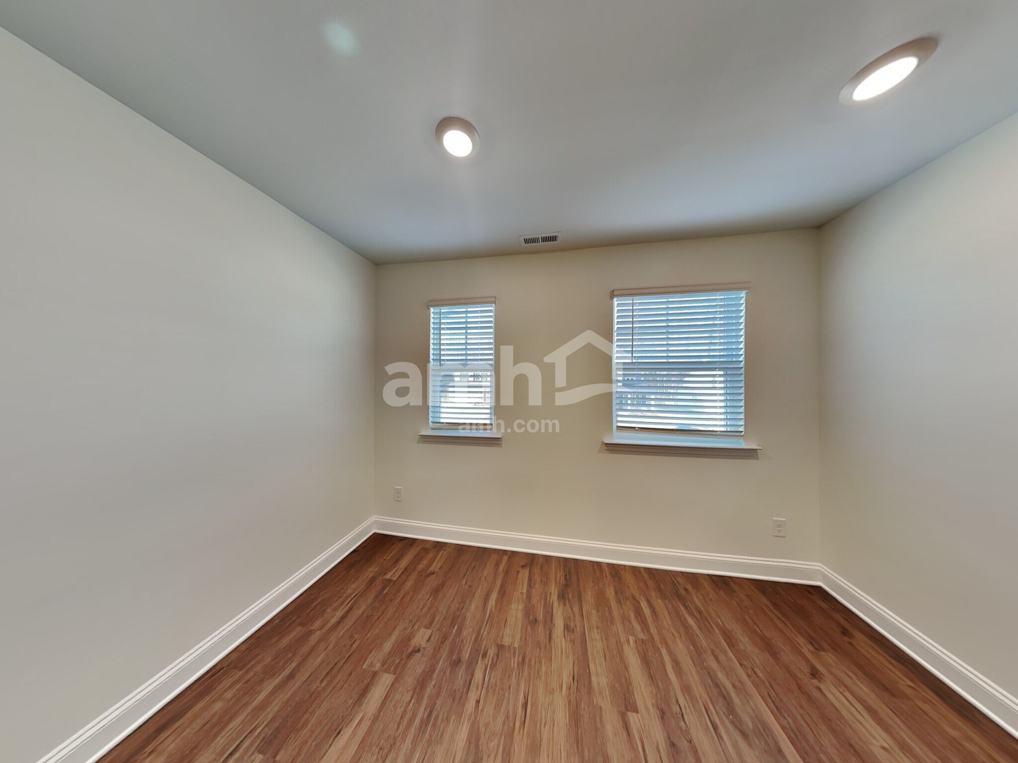 Building Photo - 628 Rivermist Dr