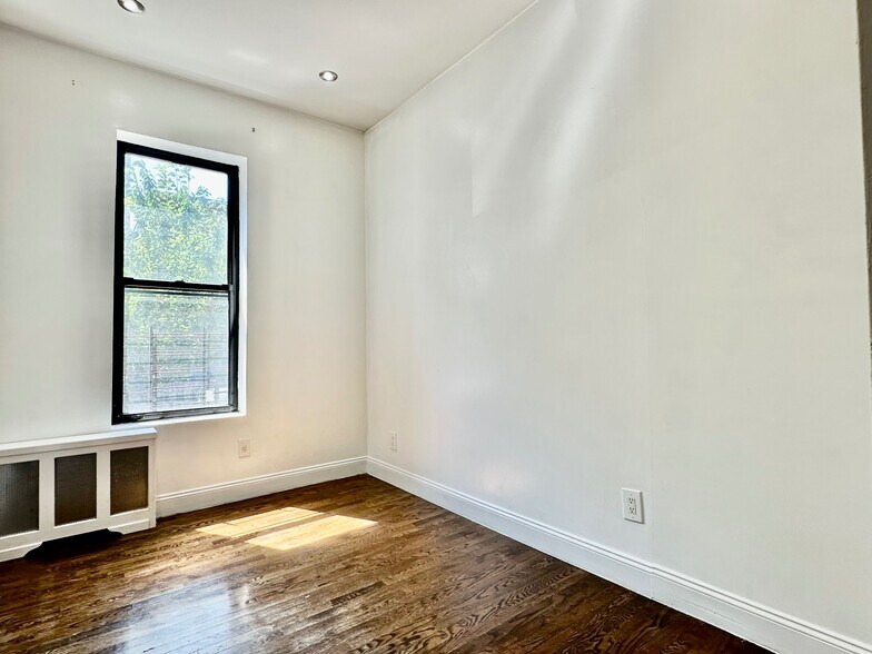 Building Photo - 523 W 135th St