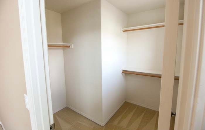 Walk in closet - 17236 SW Berkeley Ln