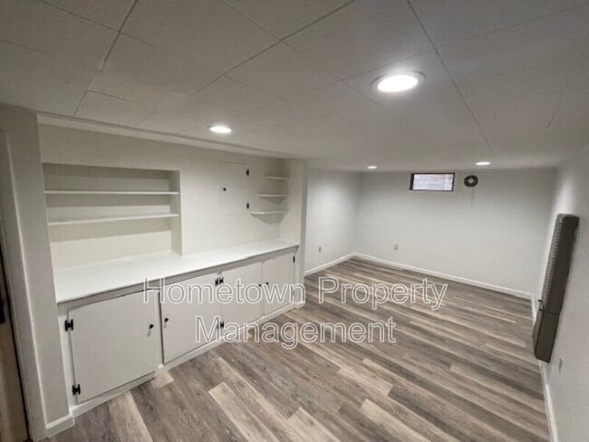 Building Photo - 2935 Rumson Dr