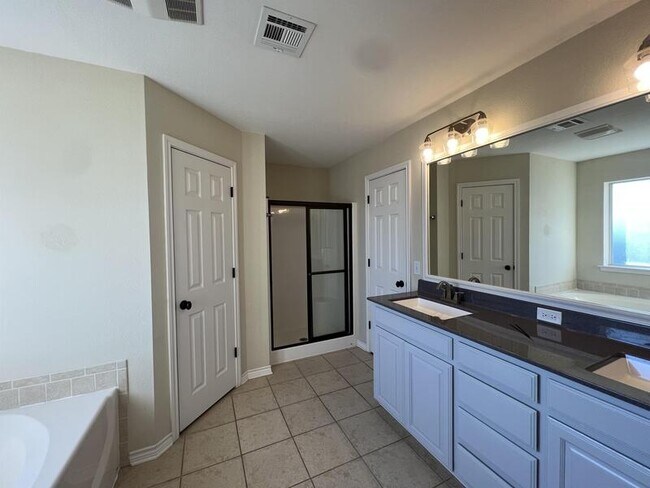 Building Photo - 6053 Laci Ln