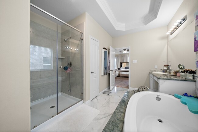 Building Photo - 3627 Grand Prom