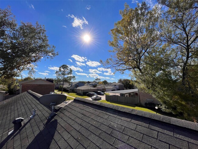 Building Photo - 12829 High Star Dr