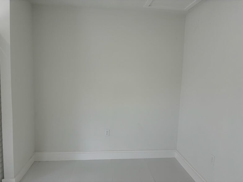 Building Photo - 19531 NW 58th Ave