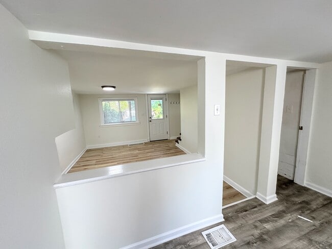 Building Photo - 411 Sapphire Way